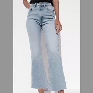NWOT Zara Light Blue Slight Flare Jeans Size 4